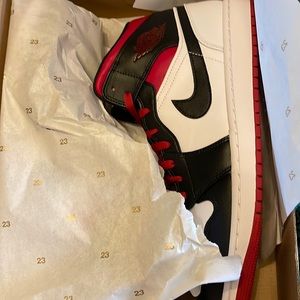 New in box never worn retro air Jordan’s men’s size 12